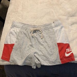 Nike Standard Fit Lounge Shorts SZ XL (NWT)